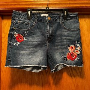 Women Jean short with flower design